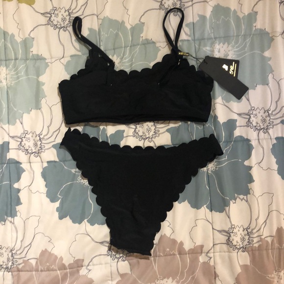 2 piece bikini🖤 - Picture 3 of 5